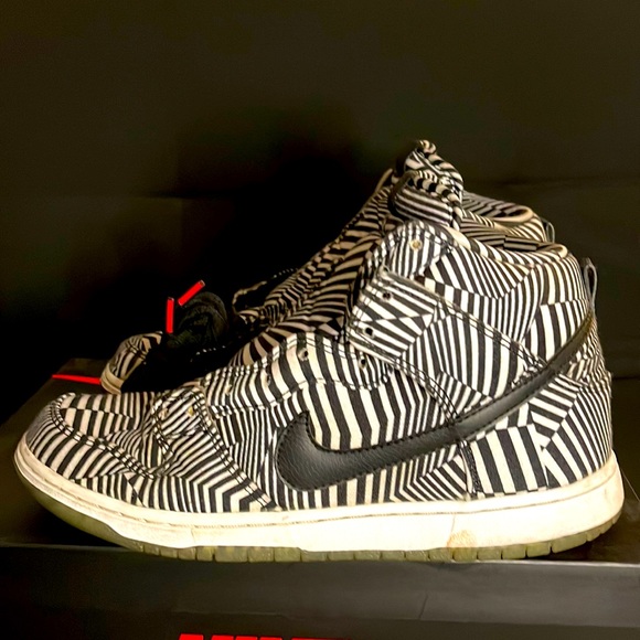 Nike Other - Nike DUNK HIGH PREMIUM SB CONCEPT CAR - Size 10